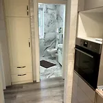 Moste - Modern With Pool, Ev Station & Free Parking 公寓