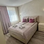 公寓 Moste - Modern With Pool, Ev Station & Free Parking