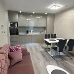 Moste - Modern With Pool, Ev Station & Free Parking *