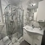 公寓 Moste - Modern With Pool, Ev Station & Free Parking 卢布尔雅那