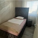 公寓 Moste - Modern With Pool, Ev Station & Free Parking 卢布尔雅那