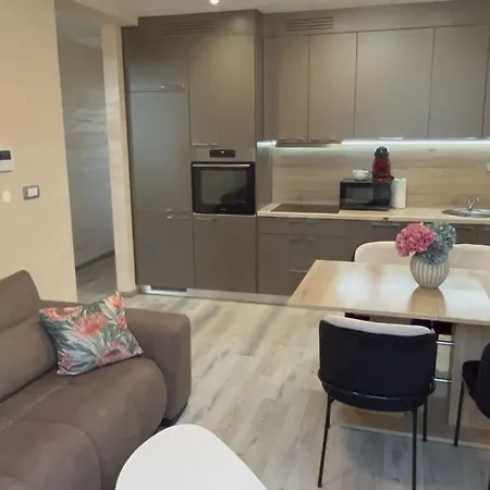 Moste - Modern With Pool, Ev Station & Free Parking