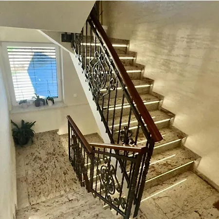 Apartman Moste - Modern With Pool, Ev Station & Free Parking *