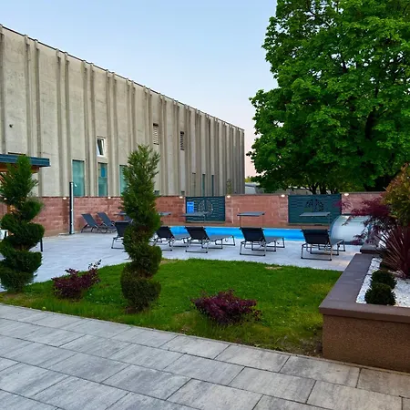 Lägenhet Moste - Modern With Pool, Ev Station & Free Parking