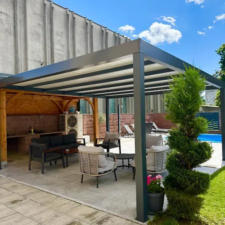 Apartment Moste - Modern With Pool, Ev Station & Free Parking