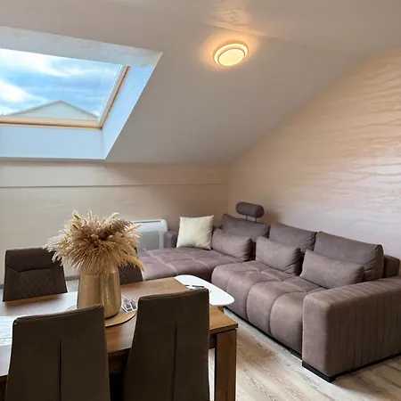 Apartment Moste - Modern With Pool, Ev Station & Free Parking