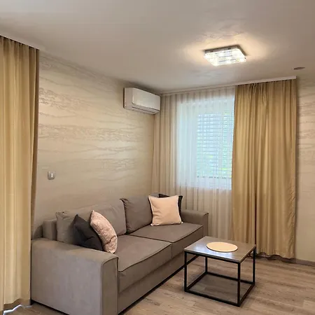 Moste - Modern With Pool, Ev Station & Free Parking Apartment