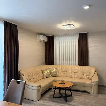 Apartment Moste - Modern With Pool, Ev Station & Free Parking