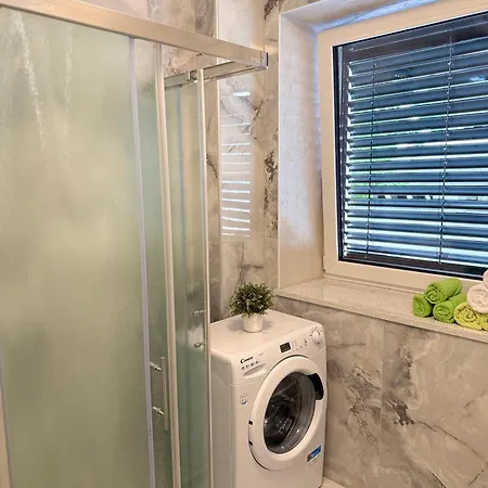 Apartment Moste - Modern With Pool, Ev Station & Free Parking
