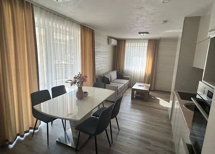Moste - Modern With Pool, Ev Station & Free Parking Apartment *
