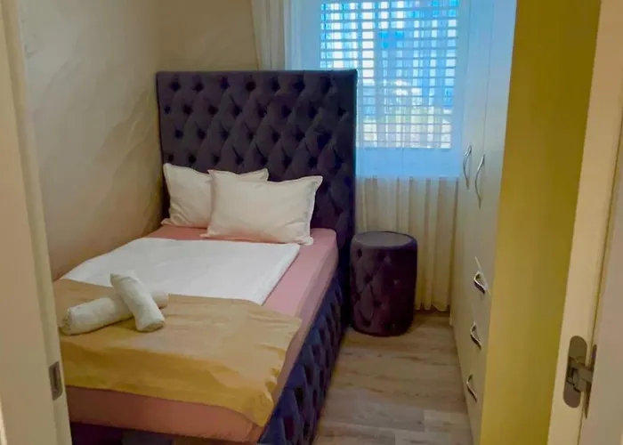 Moste - Modern With Pool, Ev Station & Free Parking Apartment *