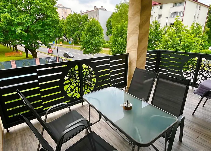 Moste - Modern With Pool, Ev Station & Free Parking Apartment *