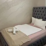 Moste - Modern With Pool, Ev Station & Free Parking * Lublaň