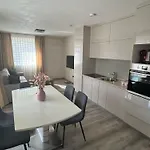 Moste - Modern With Pool, Ev Station & Free Parking Daire Ljubljana