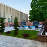 Apartmán Moste - Modern With Pool, Ev Station & Free Parking