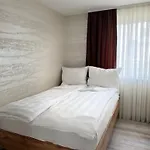 Moste - Modern With Pool, Ev Station & Free Parking * Lublaň