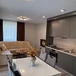 Moste - Modern With Pool, Ev Station & Free Parking * Lublaň