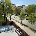 Apartmán Moste - Modern With Pool, Ev Station & Free Parking