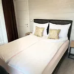 Moste - Modern With Pool, Ev Station & Free Parking Apartmán