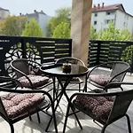 Apartmán Moste - Modern With Pool, Ev Station & Free Parking