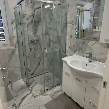 Moste - Modern With Pool, Ev Station & Free Parking Apartmán