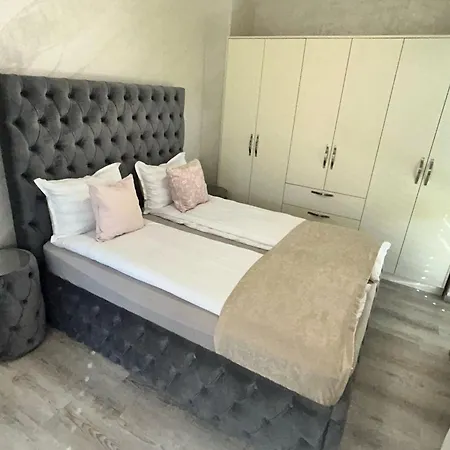 Moste - Modern With Pool, Ev Station & Free Parking Apartmán