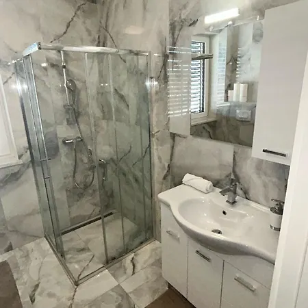 Apartmán Moste - Modern With Pool, Ev Station & Free Parking *