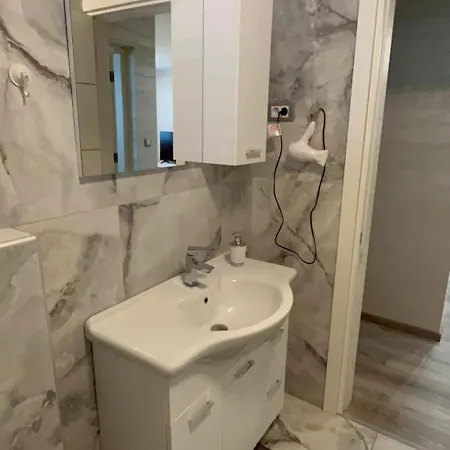 Apartmán Moste - Modern With Pool, Ev Station & Free Parking