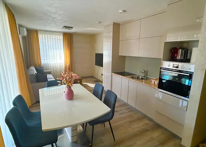 Moste - Modern With Pool, Ev Station & Free Parking